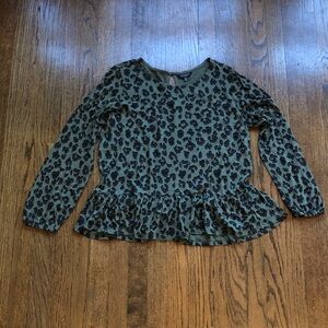 3/$10 Lucky Brand Green Cheetah Scoop Neck Ruffle Hem Longsleeve Blouse